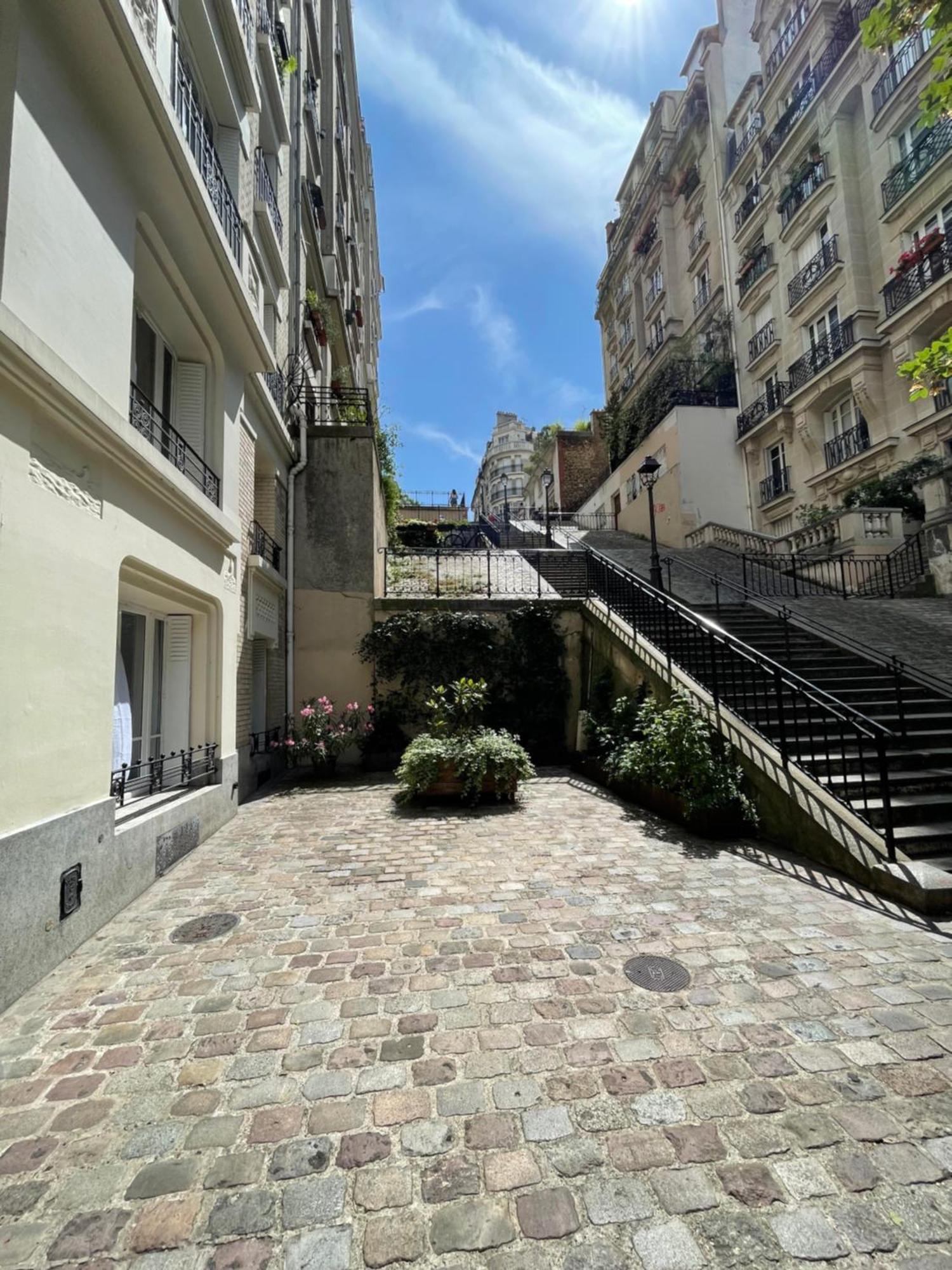 Montmartre Sacre Coeur Apartment Париж Екстериор снимка