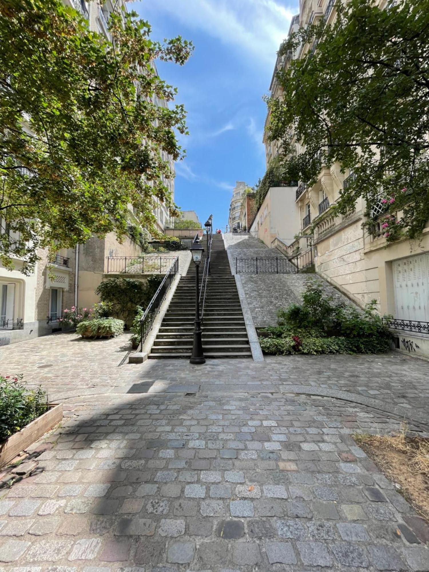 Montmartre Sacre Coeur Apartment Париж Екстериор снимка